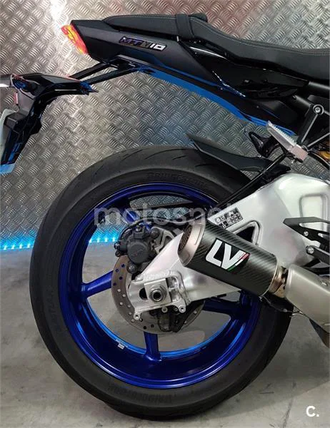 Yamaha MT-10 - Vista 15