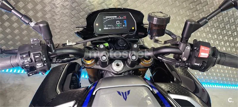 Yamaha MT-10 - Vista 17