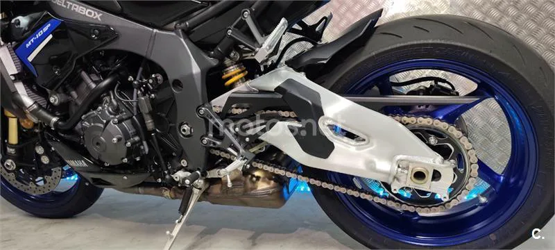 Yamaha MT-10 - Vista 7