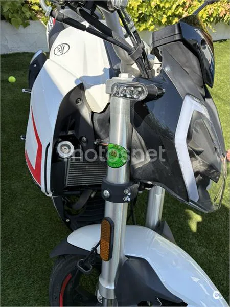 Keeway RKF 125 - Vista 4