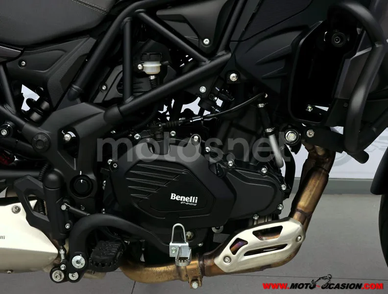 Benelli TRK 502 - Vista 5