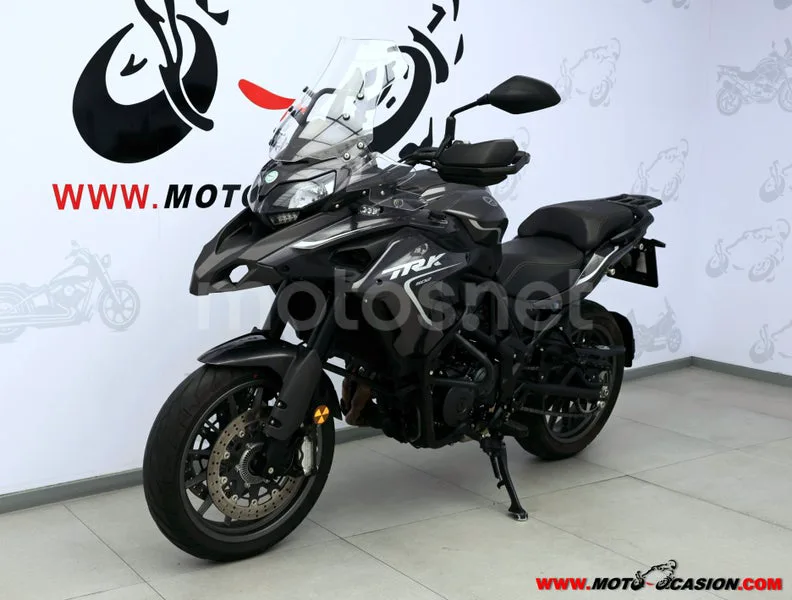 Benelli TRK 502 - Vista 8