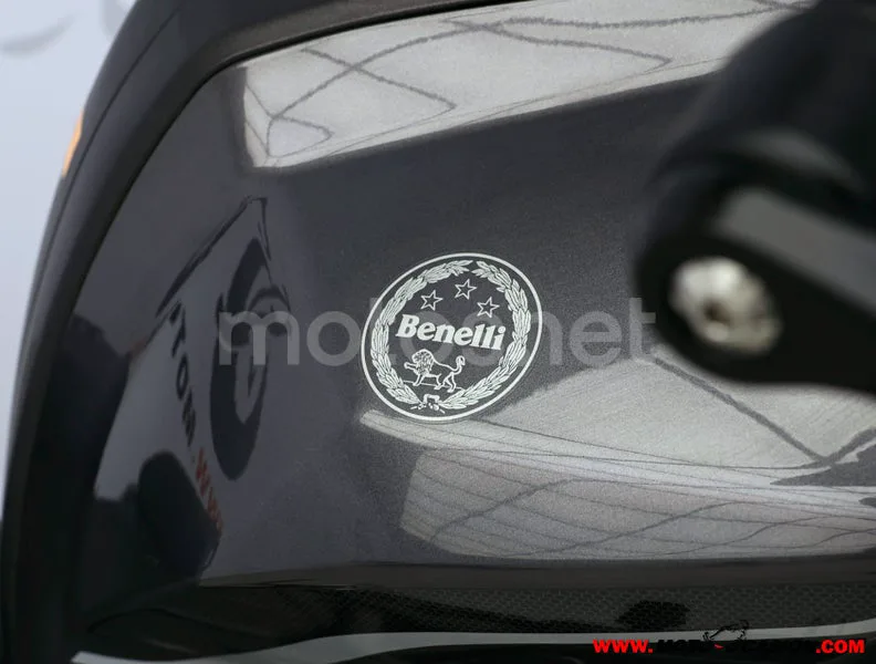 Benelli TRK 502 - Vista 9
