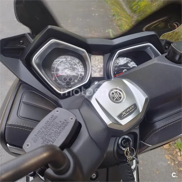 Yamaha XMAX 400 - Vista 12