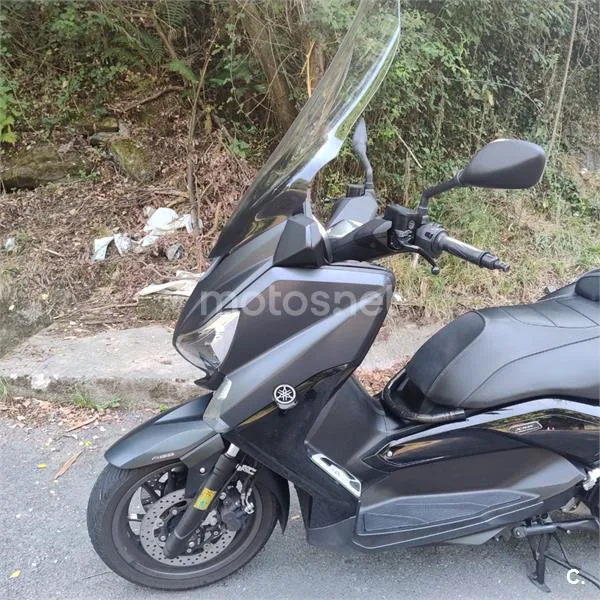 Yamaha XMAX 400 - Vista 3