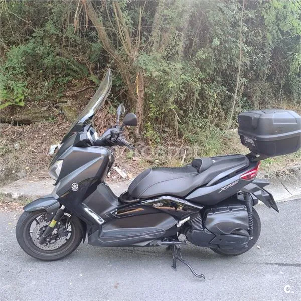 Yamaha XMAX 400 - Vista 4