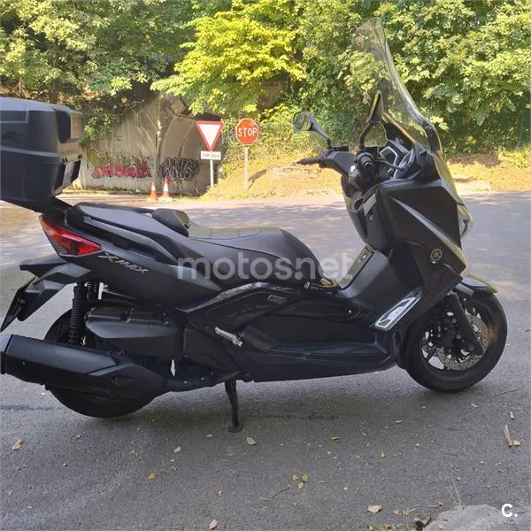 Yamaha XMAX 400 - Vista 6
