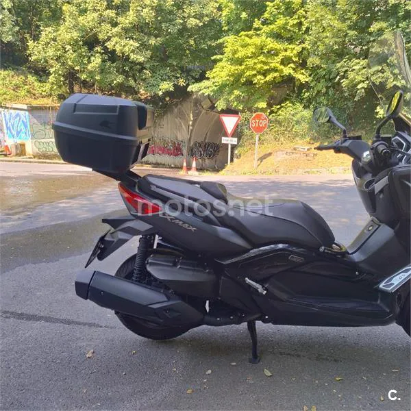 Yamaha XMAX 400 - Vista 9