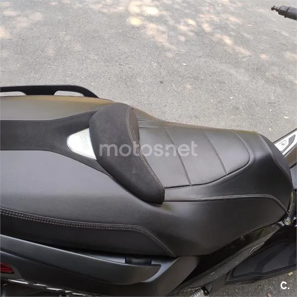 Yamaha XMAX 400 - Vista 10