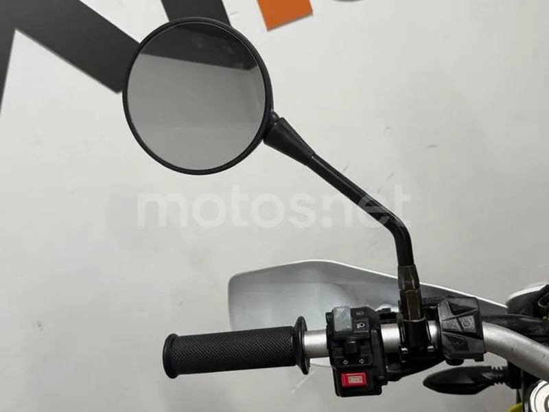Husqvarna 701 Enduro - Vista 11