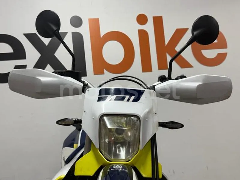 Husqvarna 701 Enduro - Vista 9