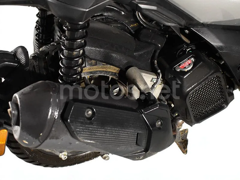 Aprilia SR GT 125 - Vista 5