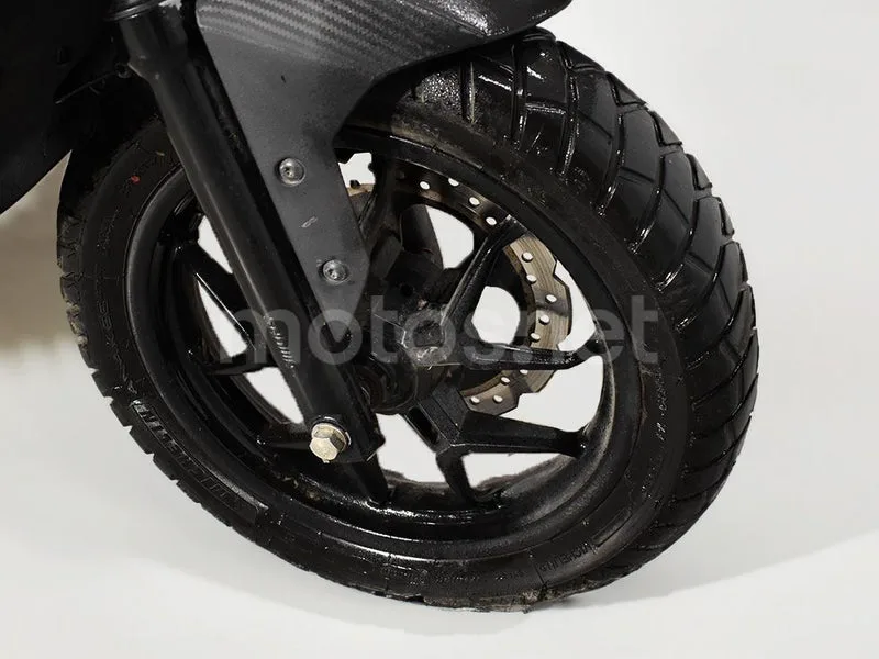 Aprilia SR GT 125 - Vista 6