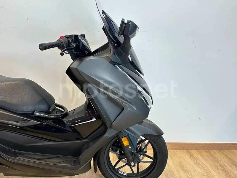 Honda Forza 350 - Vista 9