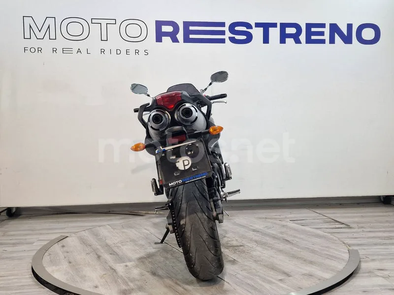 Yamaha FZ6 - Vista 8