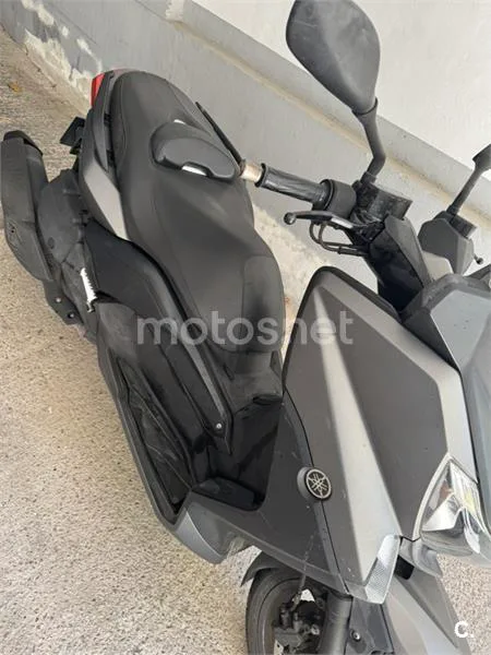 Yamaha XMAX 400 - Vista 4