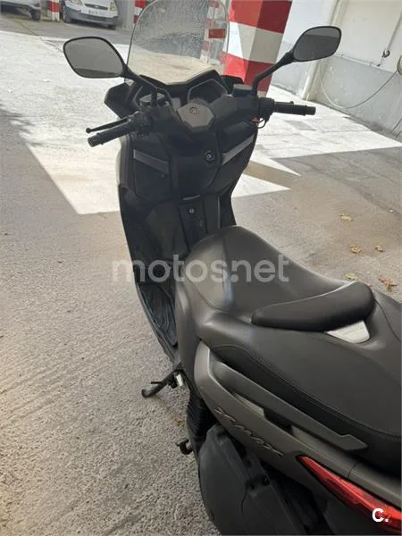 Yamaha XMAX 400 - Vista 5