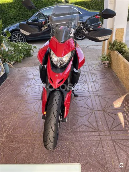 Ducati Hypermotard - Vista 3