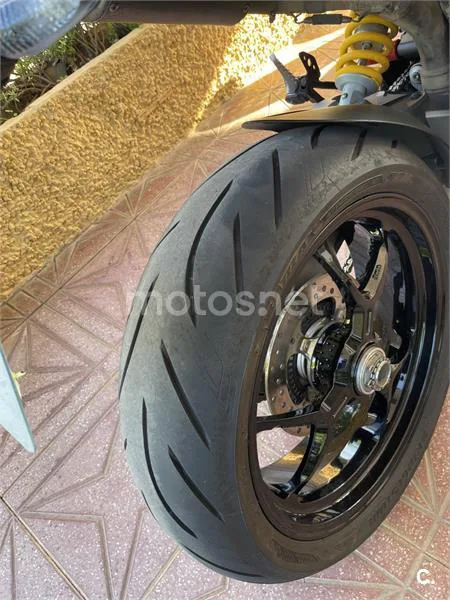 Ducati Hypermotard - Vista 4
