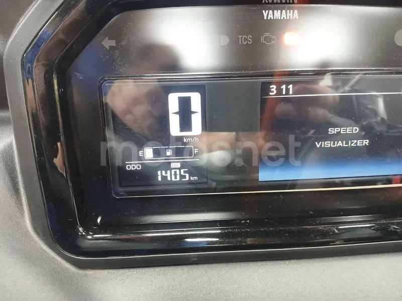 Yamaha XMAX 300 - Vista 6