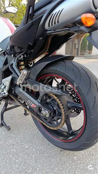 Yamaha FZ6 S2 - Vista 15