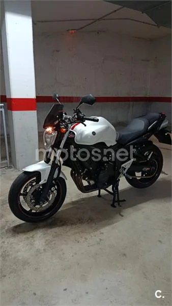 Yamaha FZ6 S2 - Vista 18