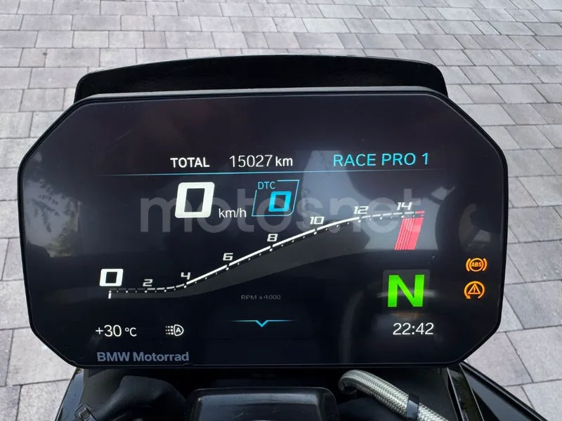 BMW M 1000 R - Vista 14