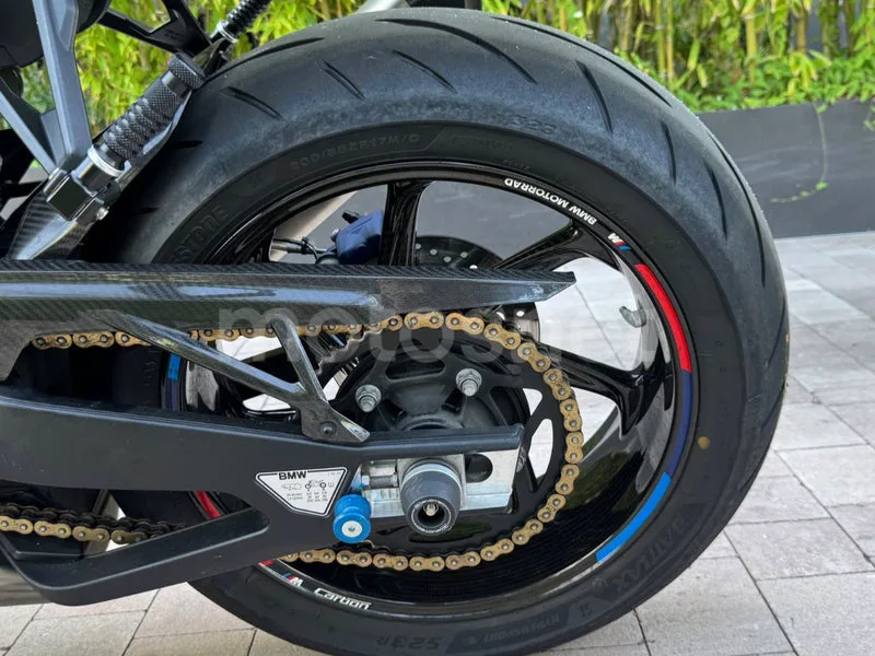 BMW M 1000 R - Vista 7
