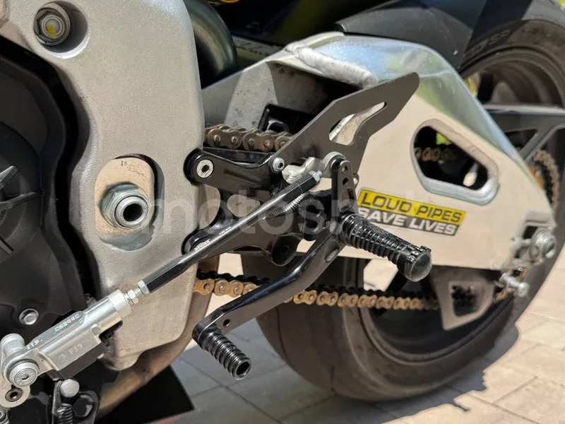 Aprilia RSV4 - Vista 15