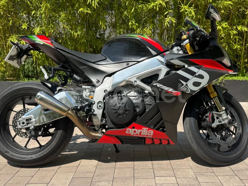 Aprilia RSV4 - Vista 16