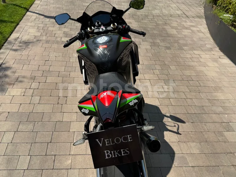 Aprilia RSV4 - Vista 8