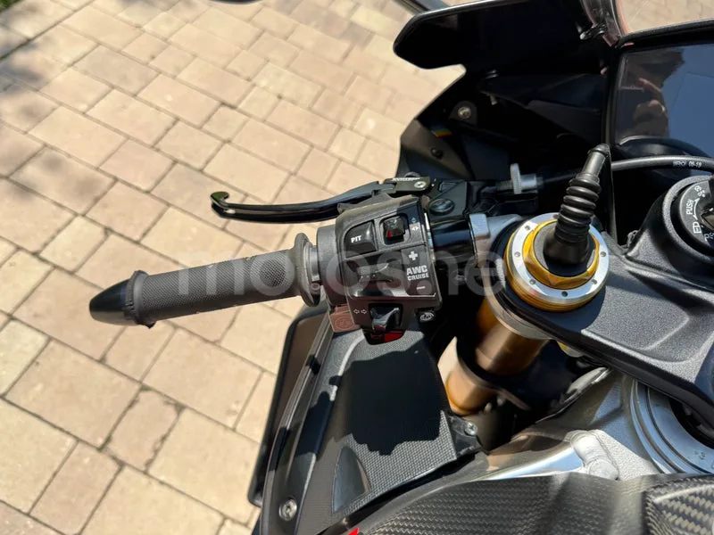 Aprilia RSV4 - Vista 10