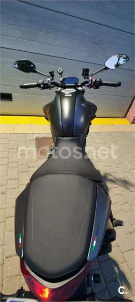 Ducati Monster - Vista 3