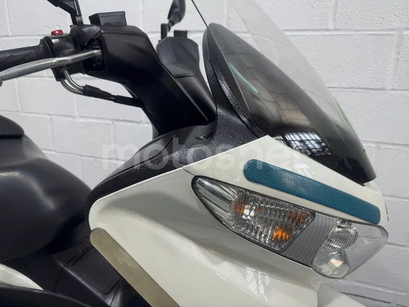 Suzuki Burgman 125 - Vista 13