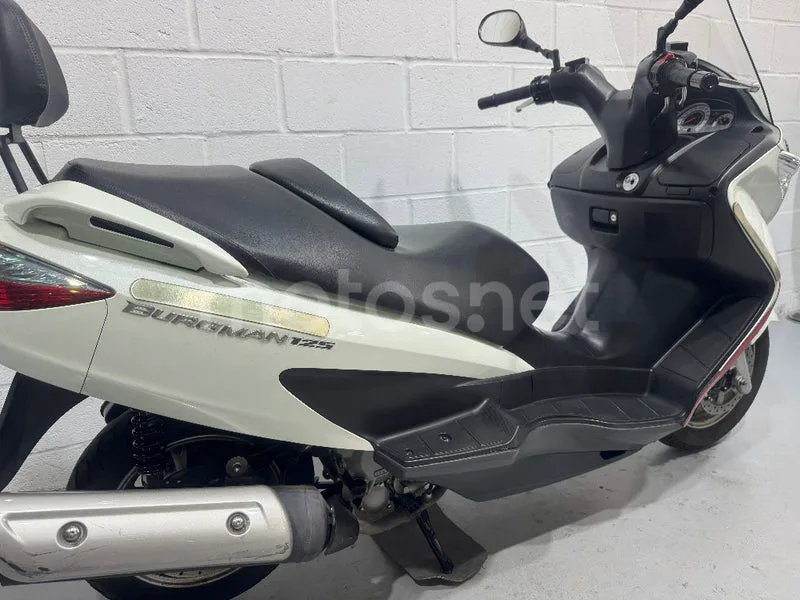Suzuki Burgman 125 - Vista 17