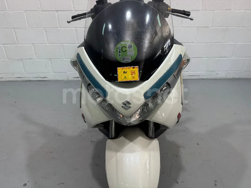 Suzuki Burgman 125 - Vista 19