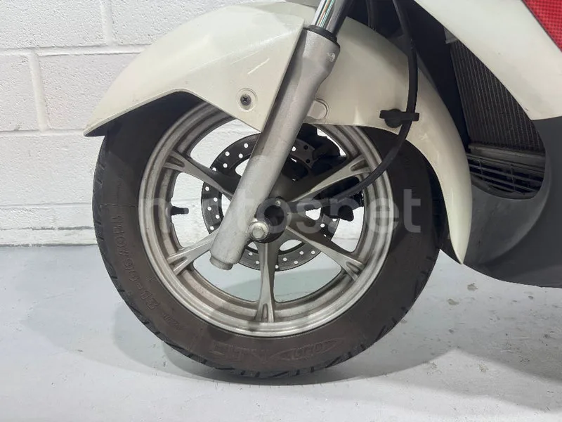 Suzuki Burgman 125 - Vista 20