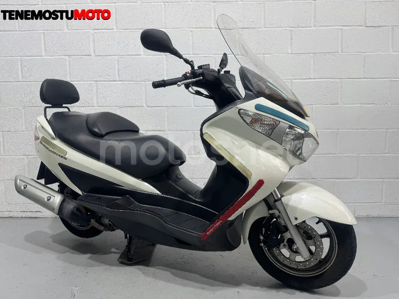 Suzuki Burgman 125 - Vista 3