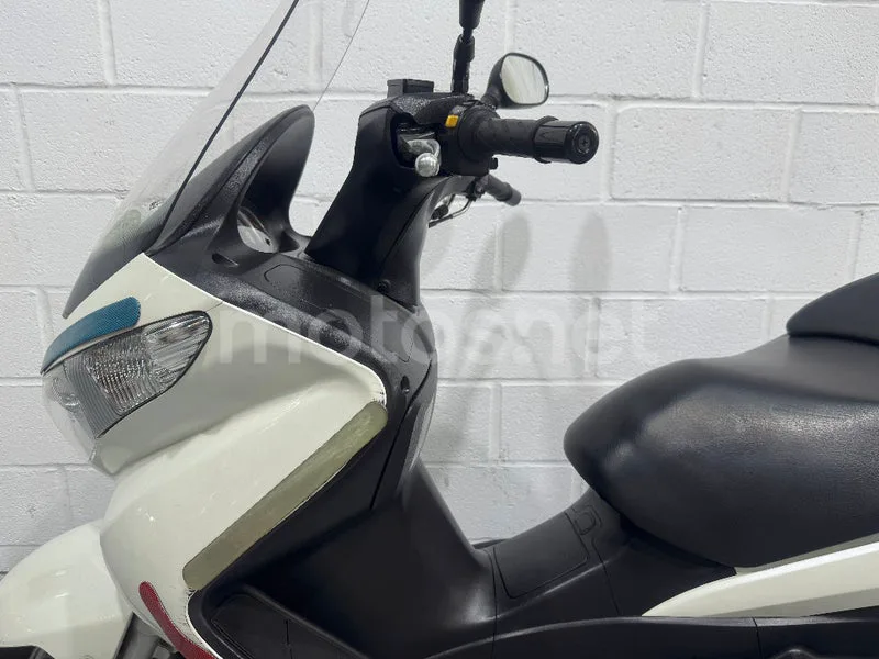 Suzuki Burgman 125 - Vista 22
