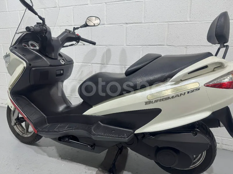Suzuki Burgman 125 - Vista 25