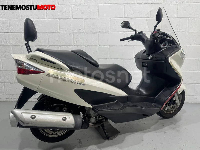Suzuki Burgman 125 - Vista 5