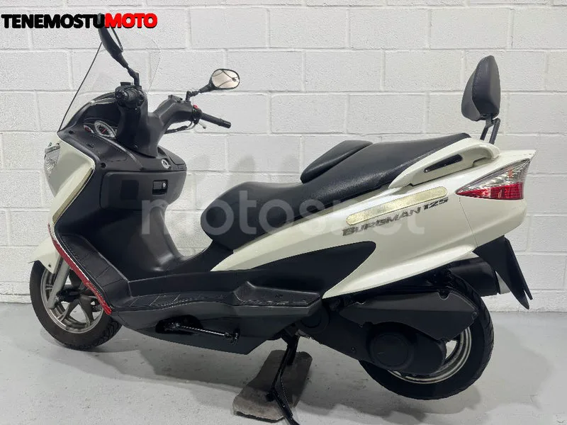 Suzuki Burgman 125 - Vista 6