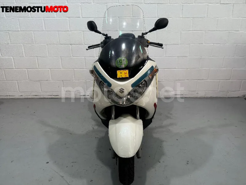 Suzuki Burgman 125 - Vista 7