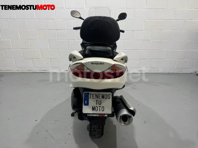 Suzuki Burgman 125 - Vista 8