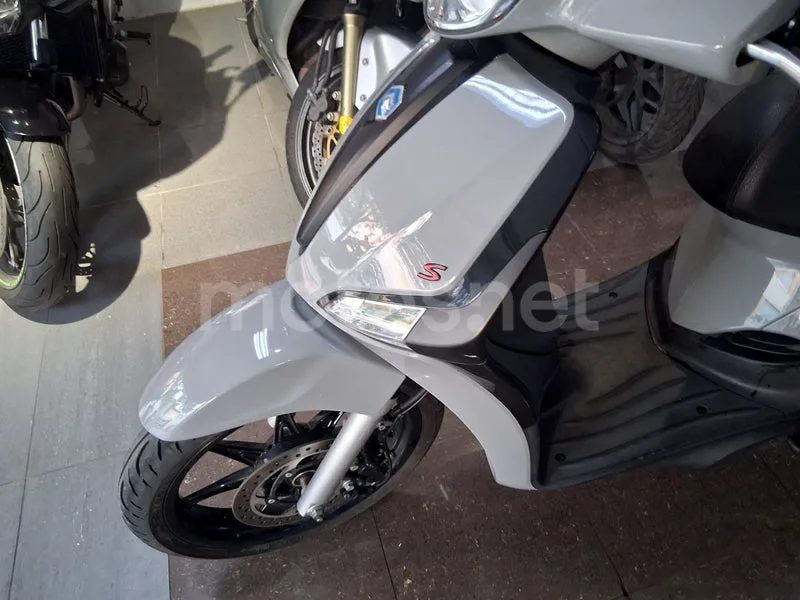 Piaggio Liberty S 50 - Vista 13