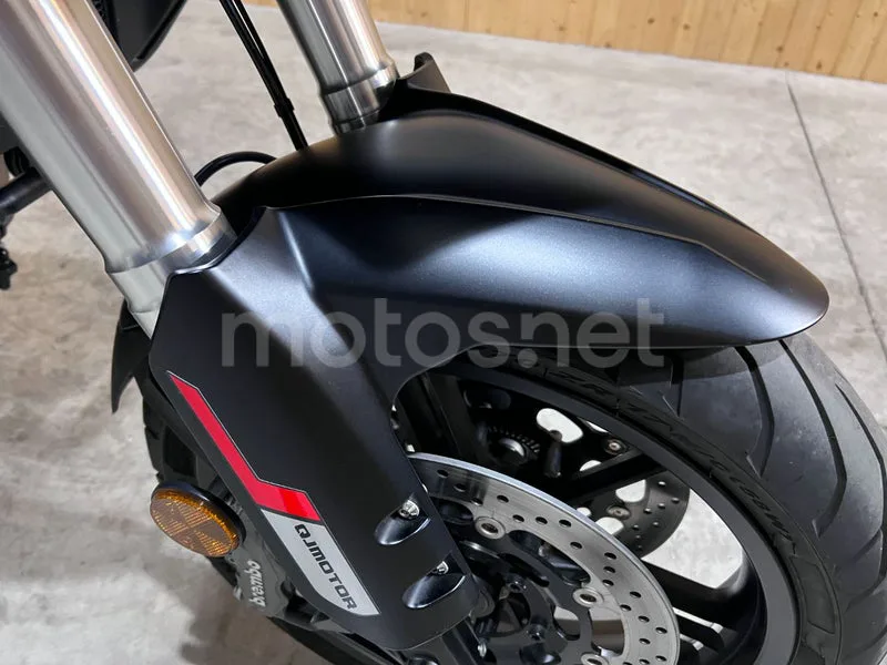 QJ Motor SRT 700 - Vista 15