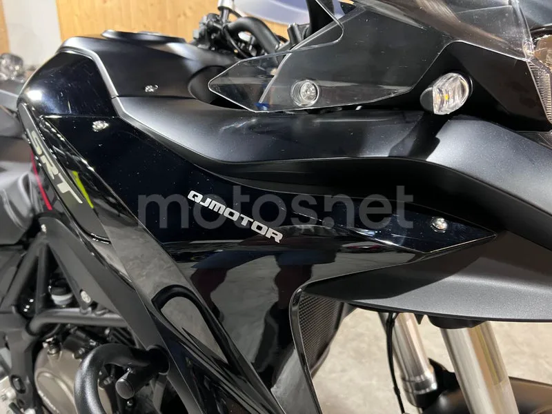 QJ Motor SRT 700 - Vista 21