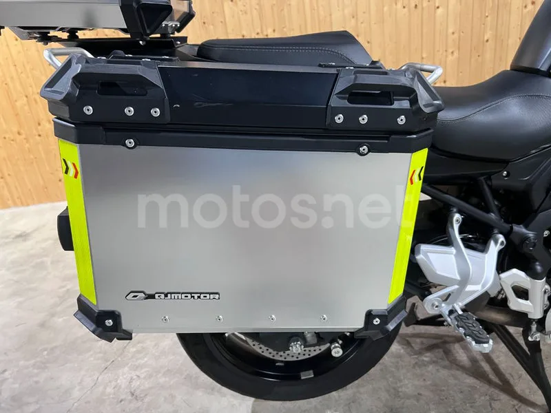 QJ Motor SRT 700 - Vista 35