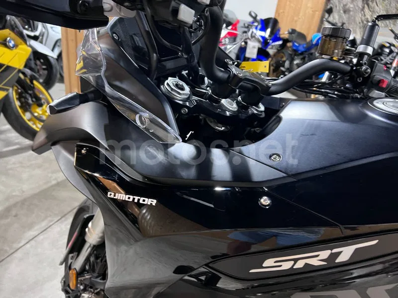 QJ Motor SRT 700 - Vista 52