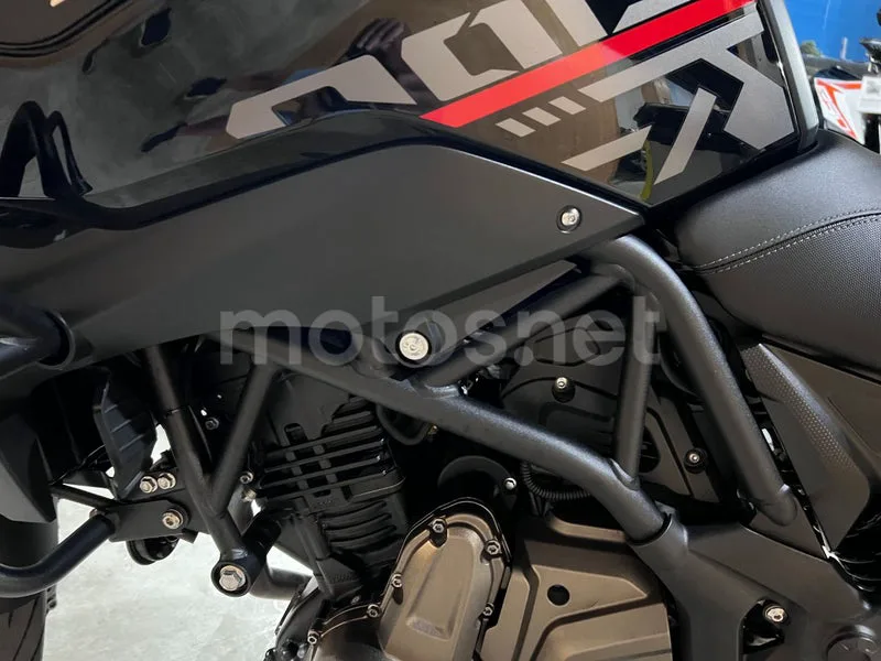 QJ Motor SRT 700 - Vista 55